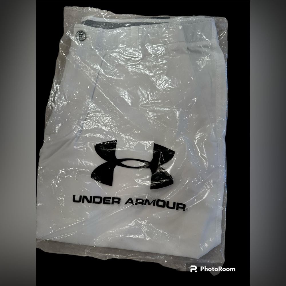 Under Armour Men’s - Showdown Shorts